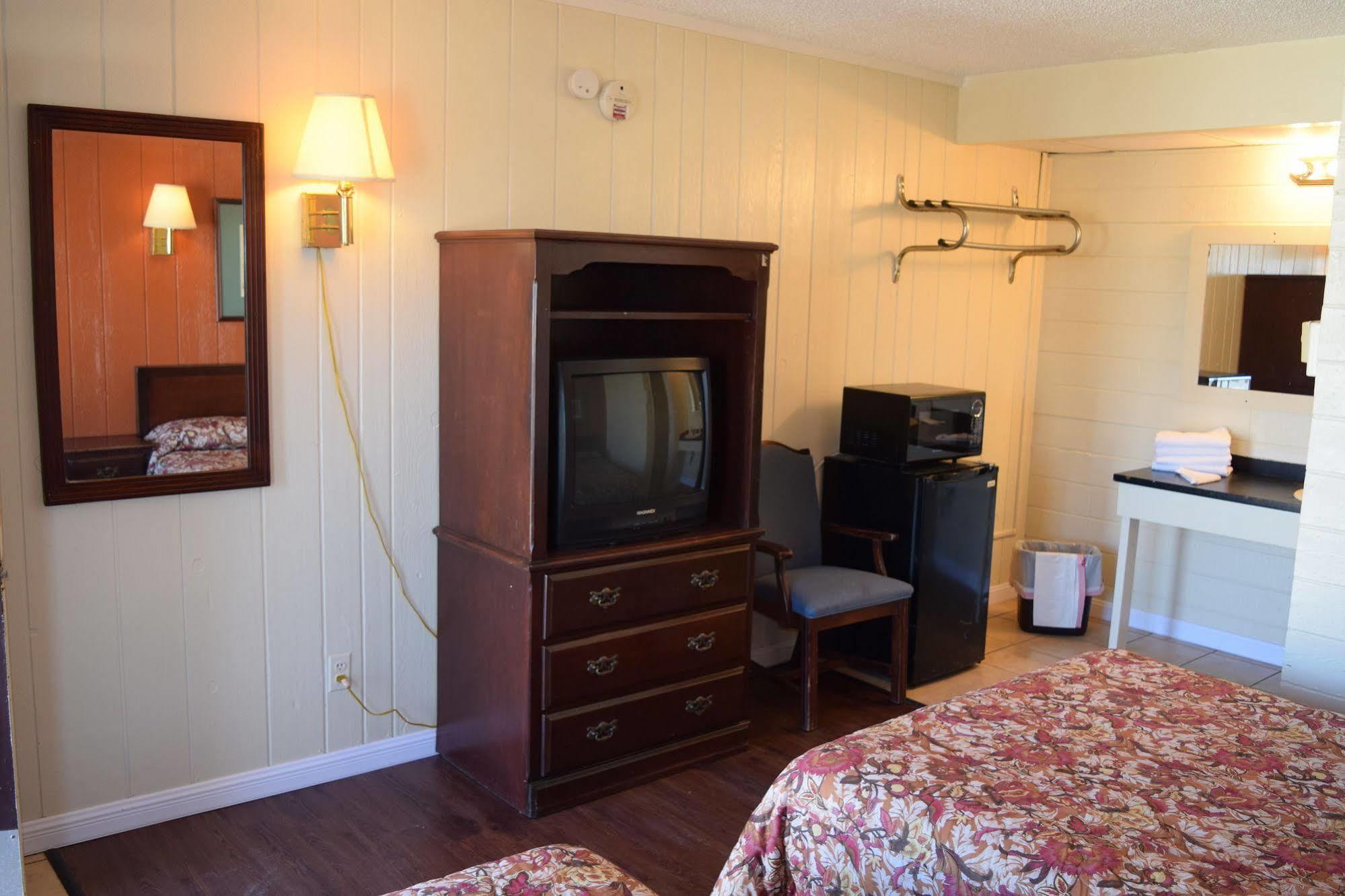 Dry Dock Motel Сийсайд Хайтс Екстериор снимка