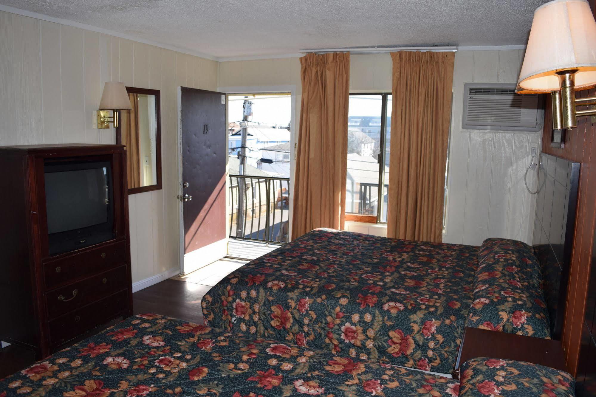 Dry Dock Motel Сийсайд Хайтс Екстериор снимка